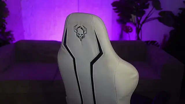 Layla Sweet  online show from 18, 1, 2026