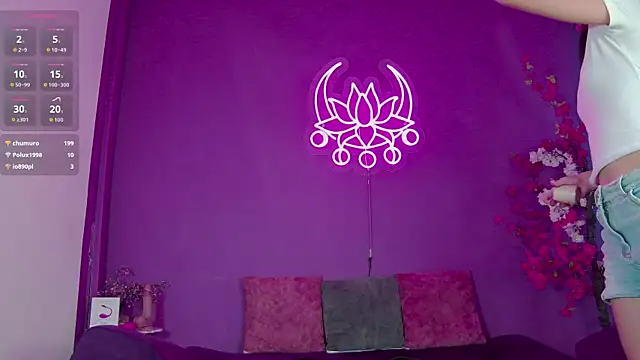 Arii moon online show from 2, 10, 2025