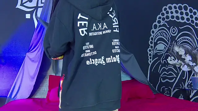 Arii moon online show from 8, 9, 2025