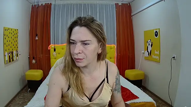 TessaDaybreak online show from 15, 11, 2025