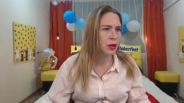 TessaDaybreak online show from 25, 9, 2025