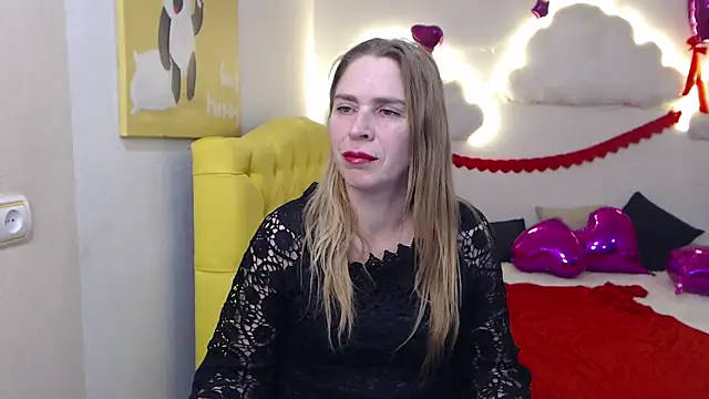 TessaDaybreak online show from 4, 3, 2025