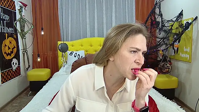 TessaDaybreak online show from 13, 10, 2025