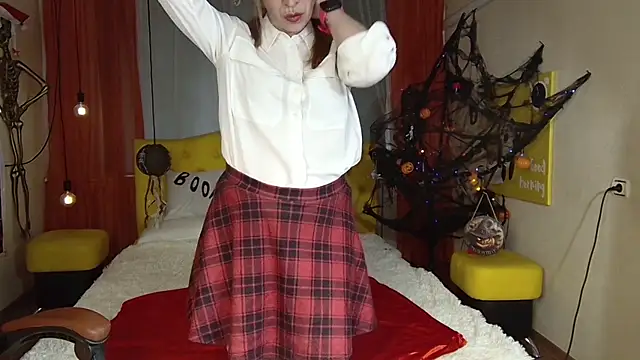 TessaDaybreak online show from 15, 10, 2025