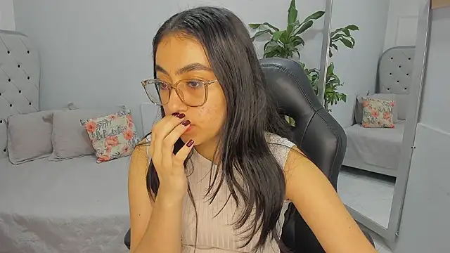 lucelly 15 online show from 13, 3, 2026