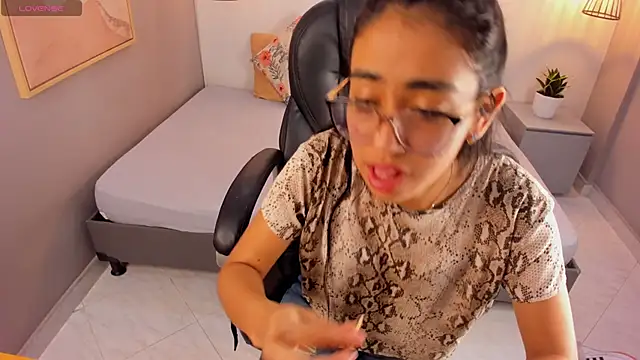 lucelly 15 online show from 15, 3, 2025