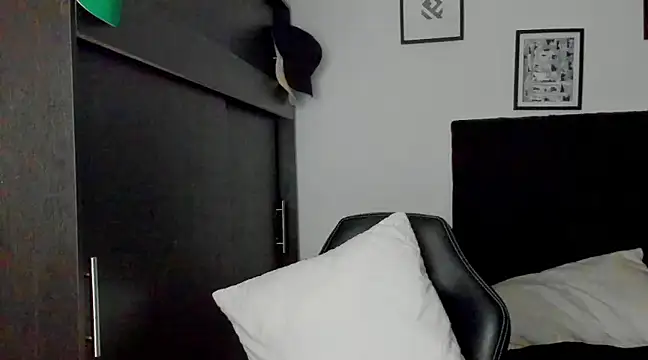 Snapshot of arnold_bekam chatting on 11, 3, 2025 arnold bekam online show from 11, 3, 2025