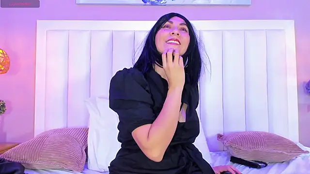 EvaMillins online show from 7, 3, 2025