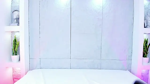 MiaMistrex online show from 4, 10, 2025