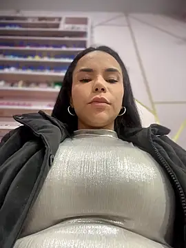 Snapshot of Naatalia chatting on 17, 12, 2025 Naatalia online show from 17, 12, 2025