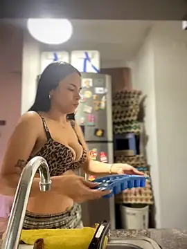 Snapshot of Naatalia chatting on 20, 12, 2025 Naatalia online show from 20, 12, 2025