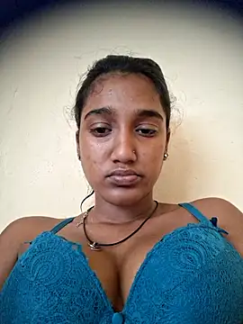 Snapshot of indianpink_lips chatting on 4, 12, 2025 indianpink lips online show from 4, 12, 2025