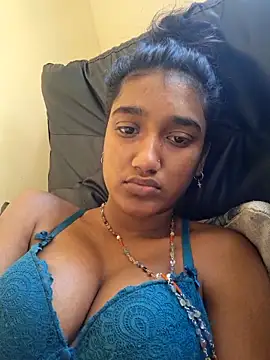 Snapshot of indianpink_lips chatting on 10, 9, 2025 indianpink lips online show from 10, 9, 2025