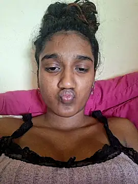 Snapshot of indianpink_lips chatting on 28, 9, 2025 indianpink lips online show from 28, 9, 2025