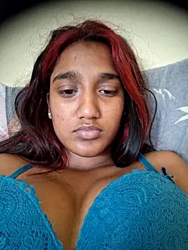 Snapshot of indianpink_lips chatting on 14, 12, 2025 indianpink lips online show from 14, 12, 2025