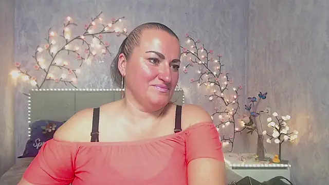 Snapshot of DianaMGG chatting on 28, 4, 2026 DianaMGG online show from 28, 4, 2026