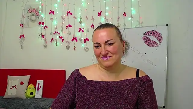 DianaMGG online show from 7, 4, 2026