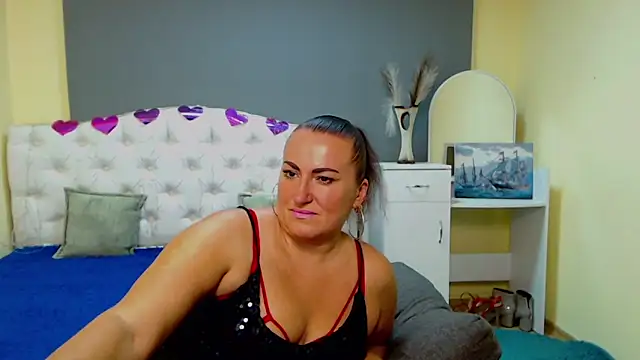 DianaMGG online show from 10, 10, 2025