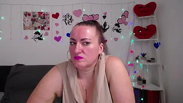 DianaMGG online show from 6, 3, 2025