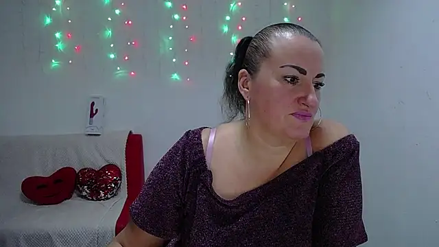 DianaMGG online show from 11, 11, 2025