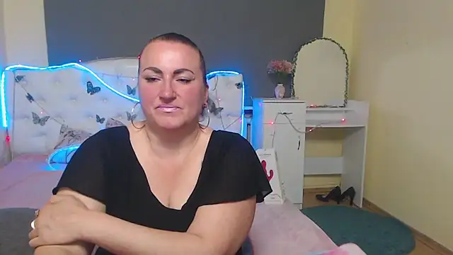 Snapshot of DianaMGG chatting on 27, 4, 2026 DianaMGG online show from 27, 4, 2026