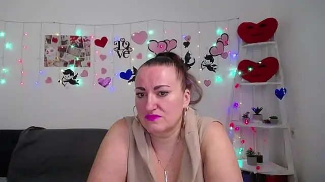 DianaMGG online show from 6, 3, 2025