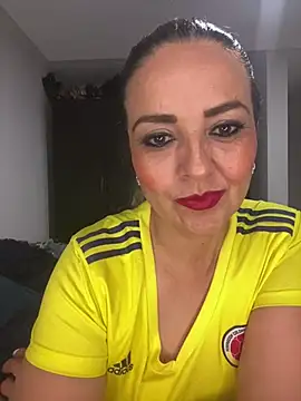 Snapshot of Azaahara_ chatting on 24, 6, 2026 Azaahara online show from 24, 6, 2026