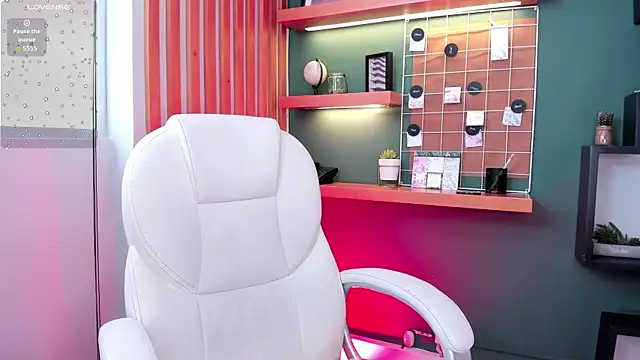 Bella walker  online show from 1, 11, 2025