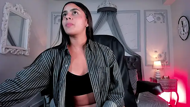 Bella walker  online show from 21, 10, 2025