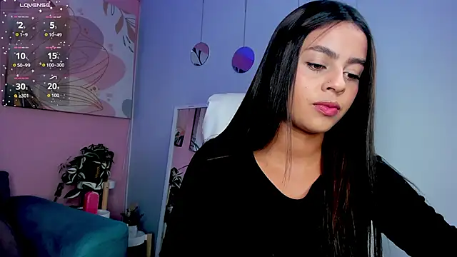 Bella walker  online show from 5, 10, 2025