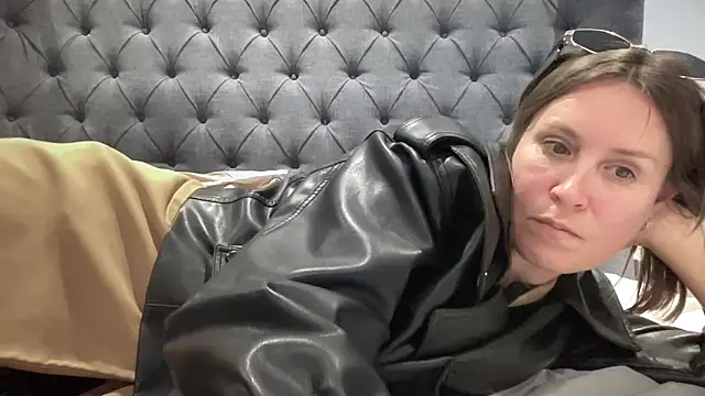 Snapshot of eatmypie69 chatting on 12, 10, 2025 eatmypie69 online show from 12, 10, 2025