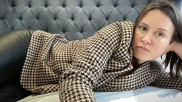 Snapshot of eatmypie69 chatting on 14, 11, 2025 eatmypie69 online show from 14, 11, 2025