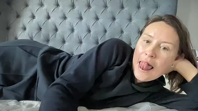 Snapshot of eatmypie69 chatting on 30, 9, 2025 eatmypie69 online show from 30, 9, 2025