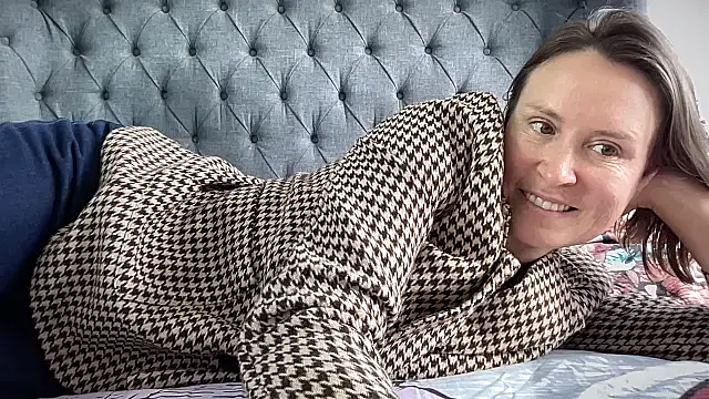 Snapshot of eatmypie69 chatting on 11, 9, 2025 eatmypie69 online show from 11, 9, 2025