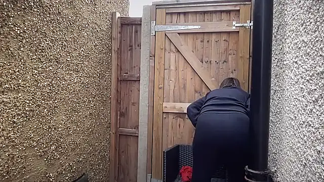 Snapshot of eatmypie69 chatting on 8, 10, 2025 eatmypie69 online show from 8, 10, 2025