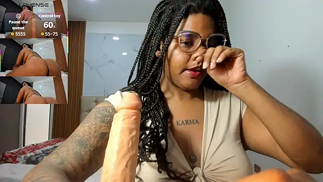 Snapshot of ZahraRose chatting on 30, 6, 2026 ZahraRose online show from 30, 6, 2026