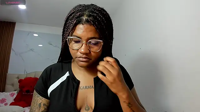 ZahraRose online show from 2, 4, 2026