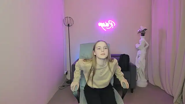 TaiteHankins online show from 14, 2, 2025