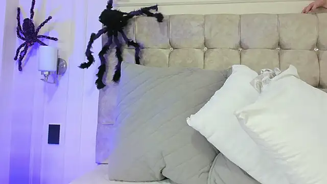 JasmineRoss 1 online show from 22, 10, 2025