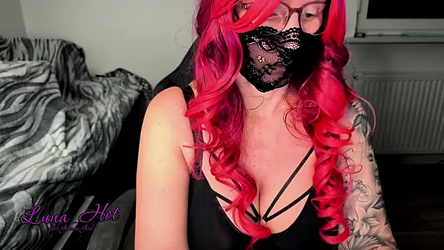 Lunalein online show from 6, 1, 2026