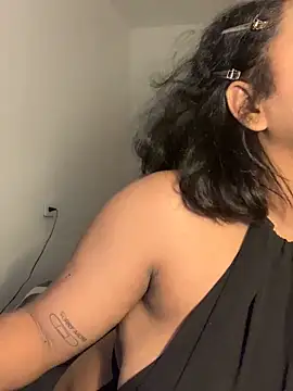 Snapshot of Dahiana_Giil chatting on 21, 11, 2025 Dahiana Giil online show from 21, 11, 2025