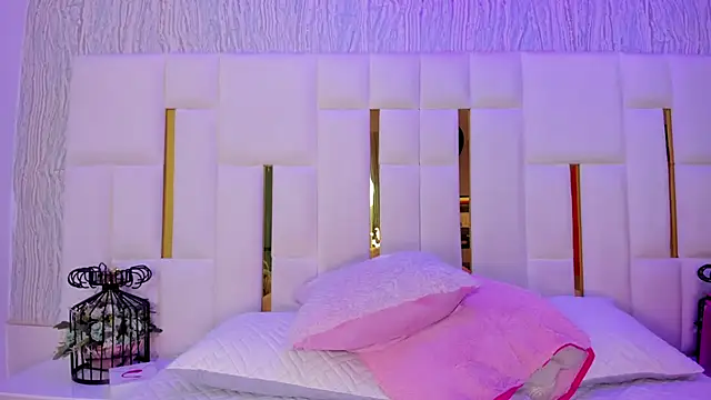 hillary uckerman  online show from 18, 2, 2026