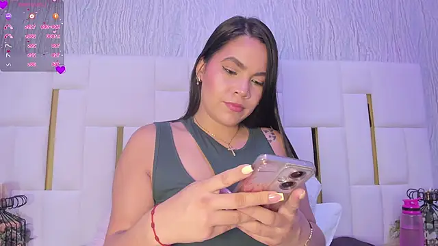 hillary uckerman  online show from 26, 9, 2025