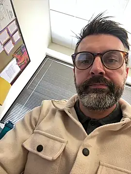 plaintreebull online show from 24, 2, 2026