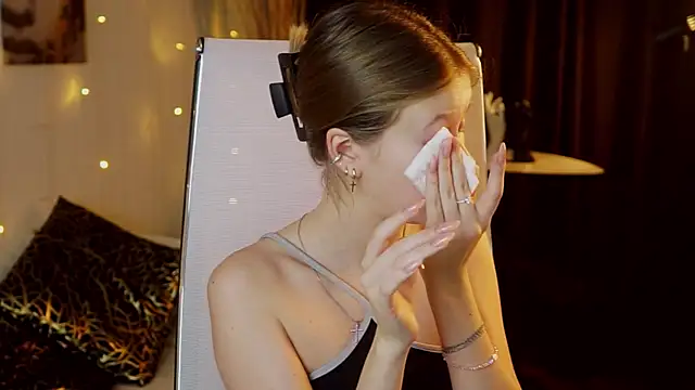 EveMundie online show from 16, 12, 2025