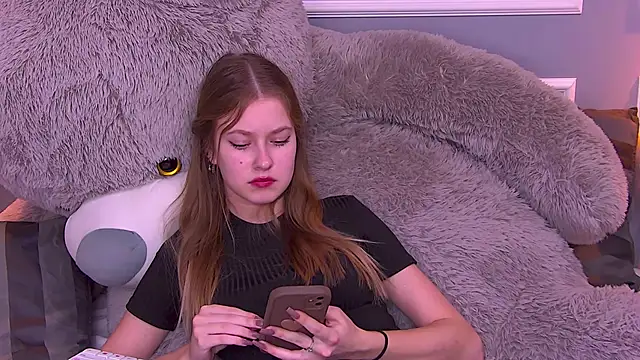 EveMundie online show from 19, 2, 2025