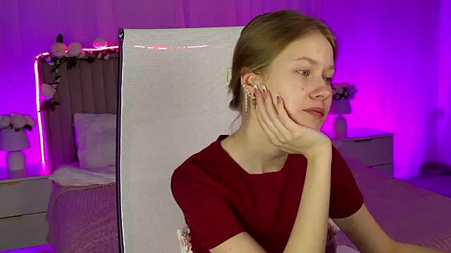 Snapshot of EveMundie chatting on 14, 2, 2026 EveMundie online show from 14, 2, 2026