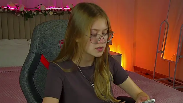 EveMundie online show from 18, 9, 2025