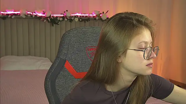 EveMundie online show from 6, 10, 2025