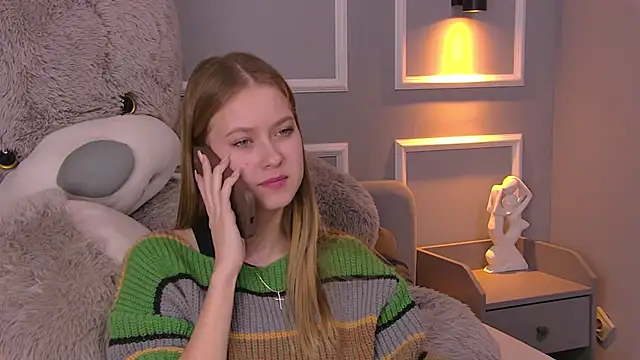 EveMundie online show from 3, 3, 2025